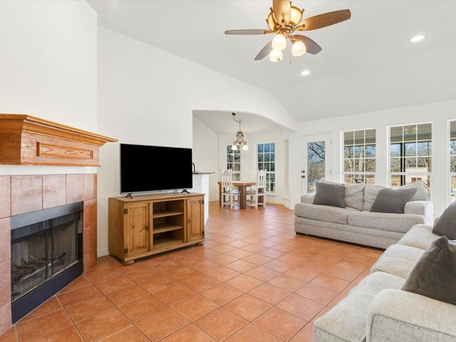 143 Florence Lane, Springtown, TX 76082