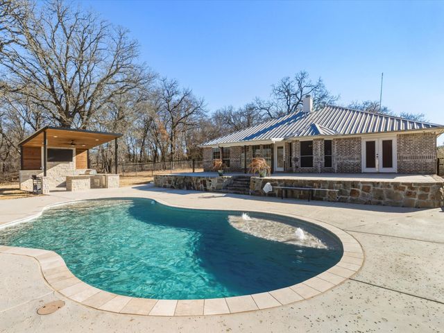 143 Florence Lane, Springtown, TX 76082