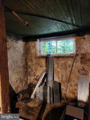 1933 W PACIFIC ST, Philadelphia, PA 19140