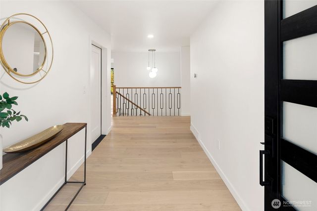 16040 36th Avenue NE, Lake Forest Park, WA 98155