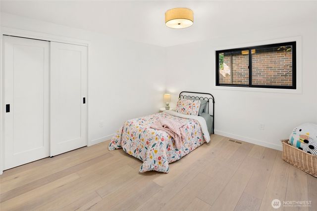 16040 36th Avenue NE, Lake Forest Park, WA 98155