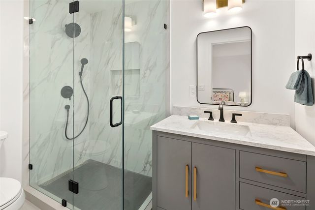 16040 36th Avenue NE, Lake Forest Park, WA 98155