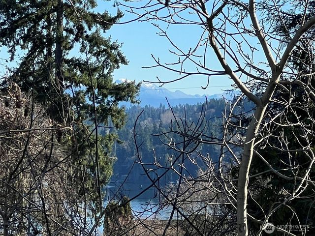 16040 36th Avenue NE, Lake Forest Park, WA 98155