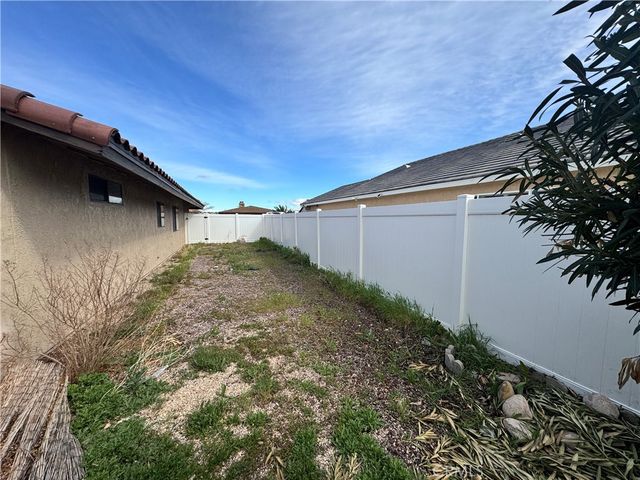 13980 Driftwood, Victorville, CA 92395