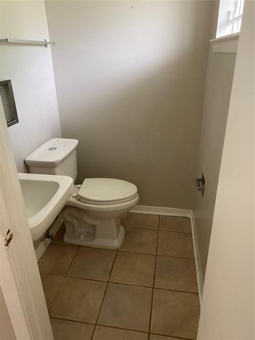 206 W Mitchell Road, Houston, TX 77037