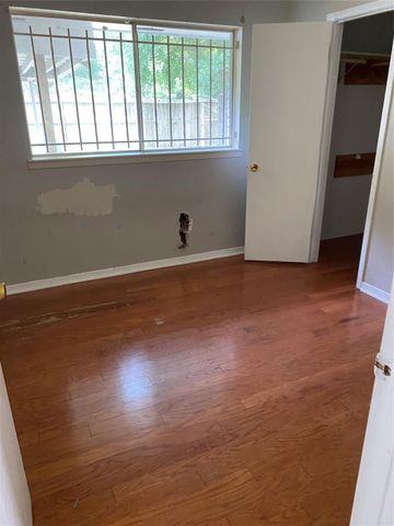 206 W Mitchell Road, Houston, TX 77037
