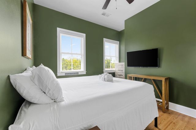 162 Spring Street, Charleston, SC 29403