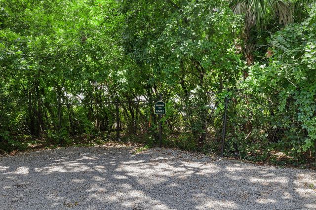 162 Spring Street, Charleston, SC 29403