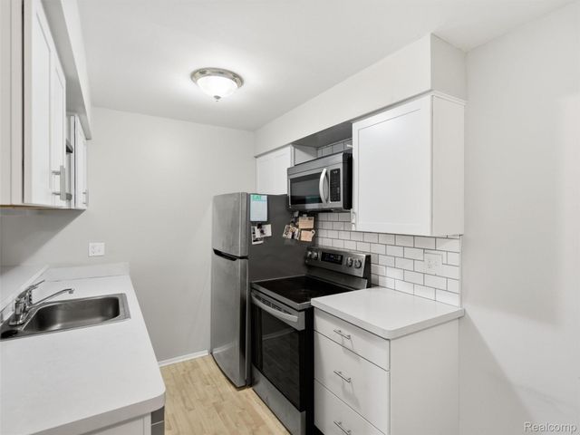 34691 Kimberly Drive 51, Sterling Heights, MI 48312
