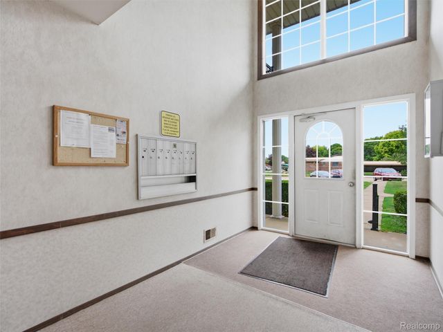 34691 Kimberly Drive 51, Sterling Heights, MI 48312