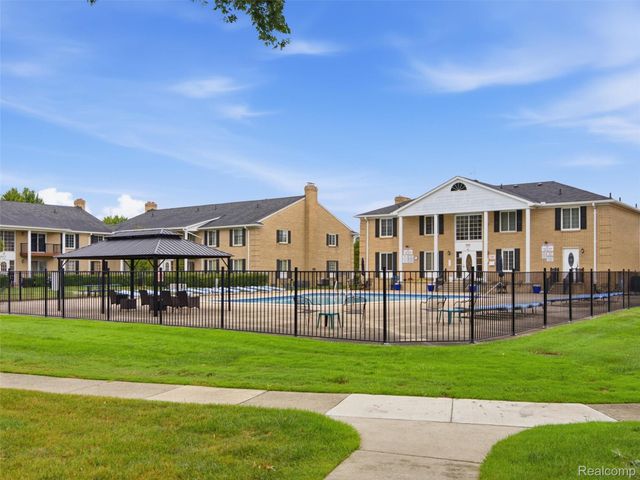 34691 Kimberly Drive 51, Sterling Heights, MI 48312
