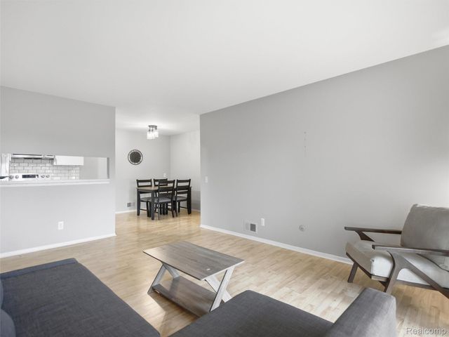 34691 Kimberly Drive 51, Sterling Heights, MI 48312