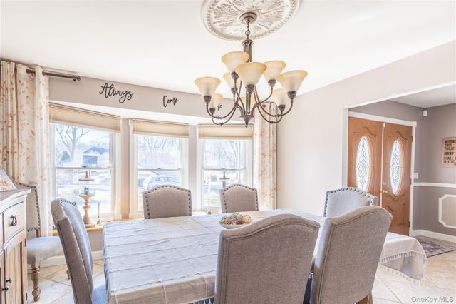 17 Wanda Terrace, Farmingville, NY 11738