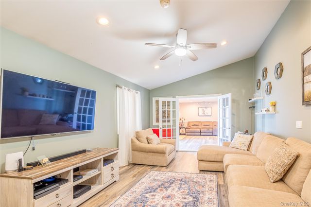 17 Wanda Terrace, Farmingville, NY 11738