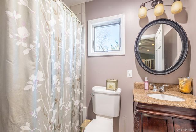 17 Wanda Terrace, Farmingville, NY 11738