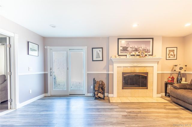 17 Wanda Terrace, Farmingville, NY 11738