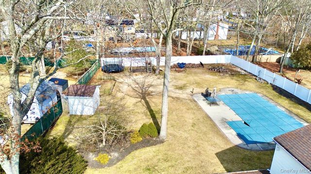 17 Wanda Terrace, Farmingville, NY 11738