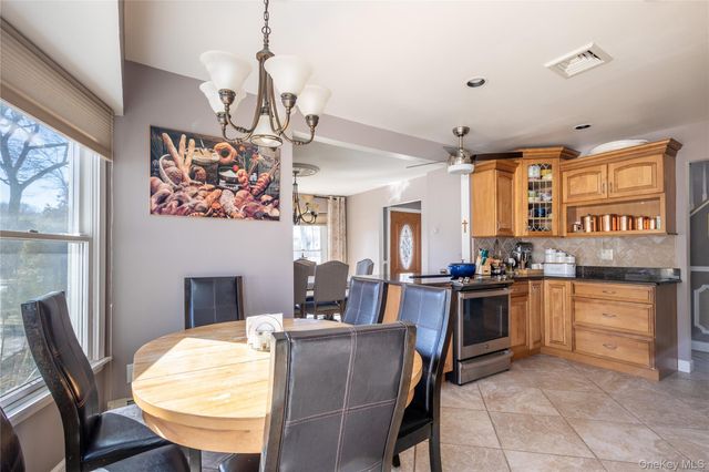 17 Wanda Terrace, Farmingville, NY 11738