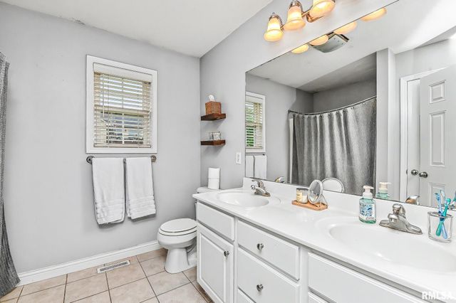 716 SIMON Street, Washington, IL 61571
