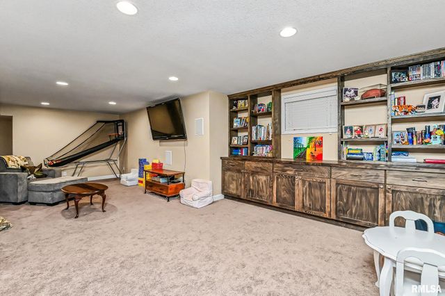 716 SIMON Street, Washington, IL 61571