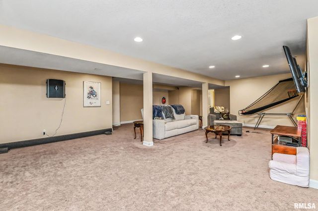 716 SIMON Street, Washington, IL 61571