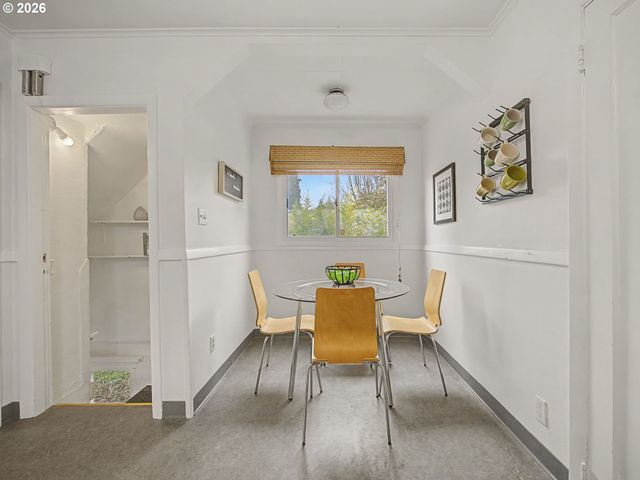 2220 Se YAMHILL St, Portland, OR 97214