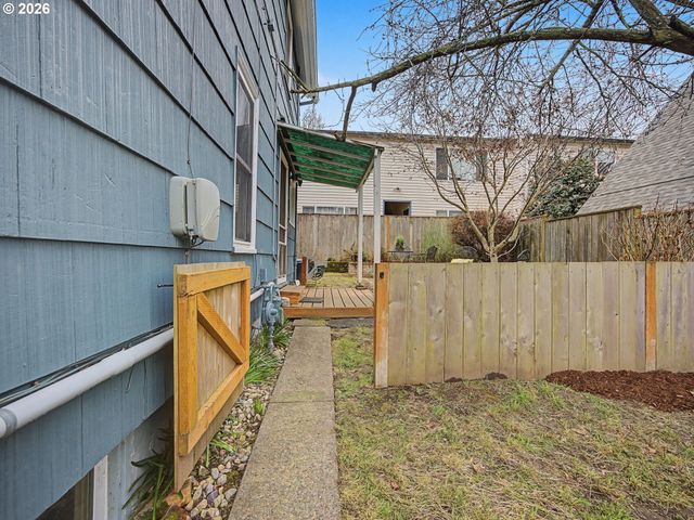 2220 Se YAMHILL St, Portland, OR 97214