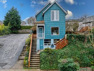 2220 Se YAMHILL St, Portland, OR 97214