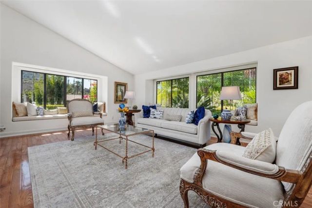 4433 Tedregal Court, Calabasas, CA 91302