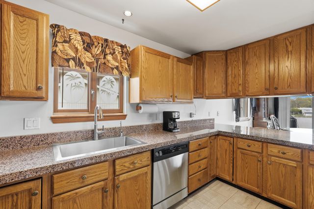 3750 Loch Drive, Highland Twp, MI 48357