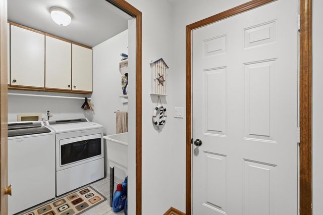 3750 Loch Drive, Highland Twp, MI 48357