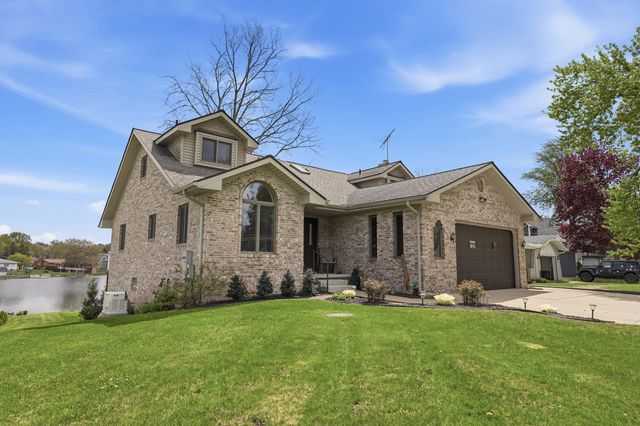 3750 Loch Drive, Highland Twp, MI 48357