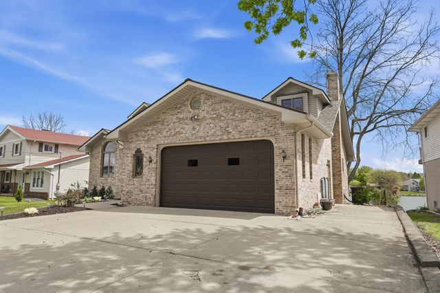 3750 Loch Drive, Highland Twp, MI 48357