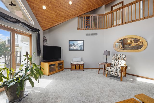 3750 Loch Drive, Highland Twp, MI 48357