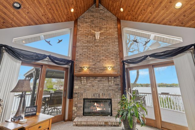 3750 Loch Drive, Highland Twp, MI 48357