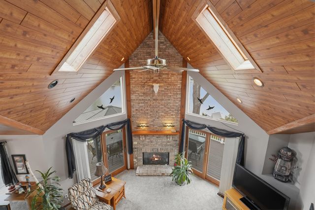 3750 Loch Drive, Highland Twp, MI 48357