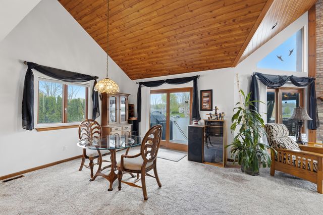 3750 Loch Drive, Highland Twp, MI 48357