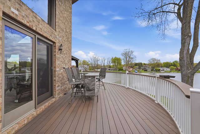 3750 Loch Drive, Highland Twp, MI 48357