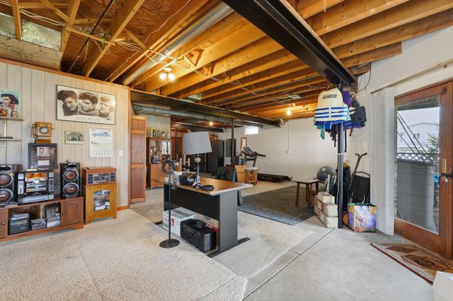 3750 Loch Drive, Highland Twp, MI 48357