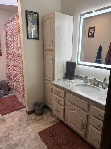 506 N Brooklyn Avenue, Elroy, WI 53929