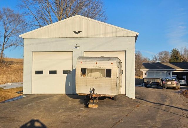 506 N Brooklyn Avenue, Elroy, WI 53929