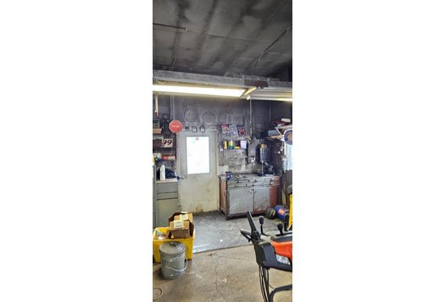 506 N Brooklyn Avenue, Elroy, WI 53929