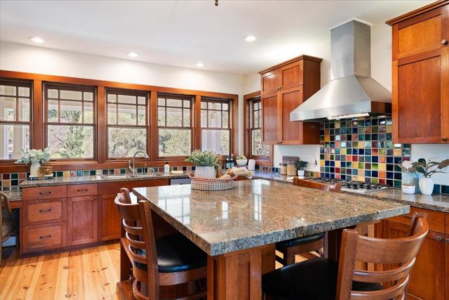 18101 Idylwild Road, Los Gatos, CA 95033