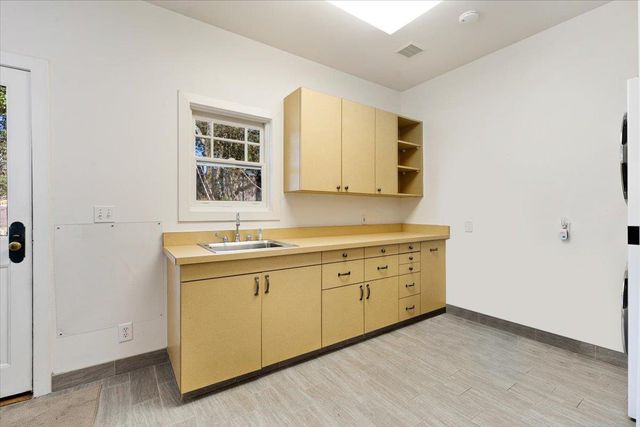 18101 Idylwild Road, Los Gatos, CA 95033