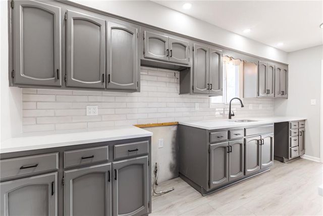 447 Sheidley Avenue, Bonner Springs, KS 66012