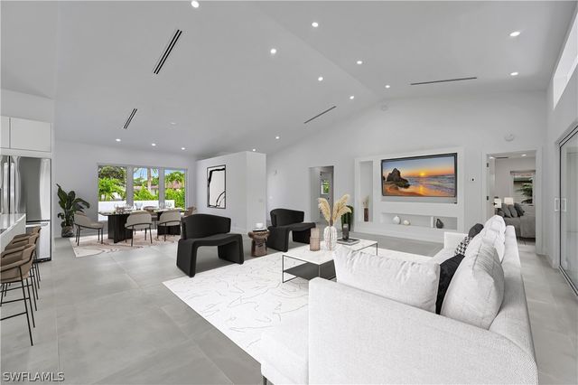 2517 Kings Lake BLVD, Naples, FL 34112