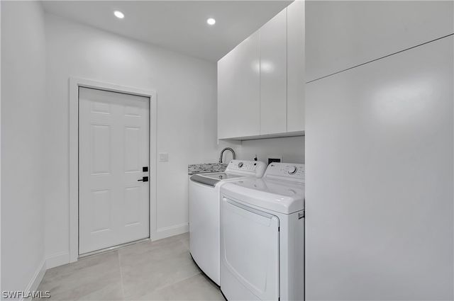 2517 Kings Lake BLVD, Naples, FL 34112