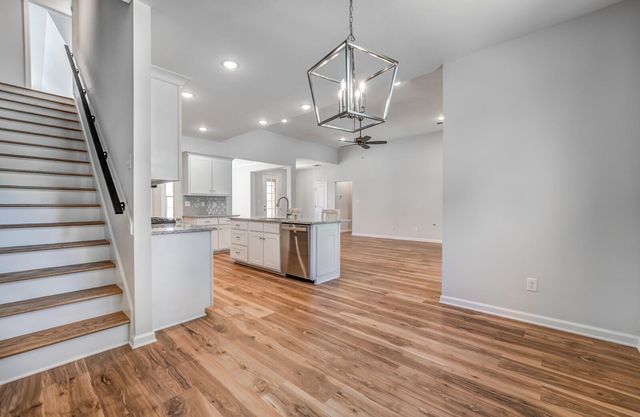 60 SUGALINA VALLEY DR, Oakland, TN 38060