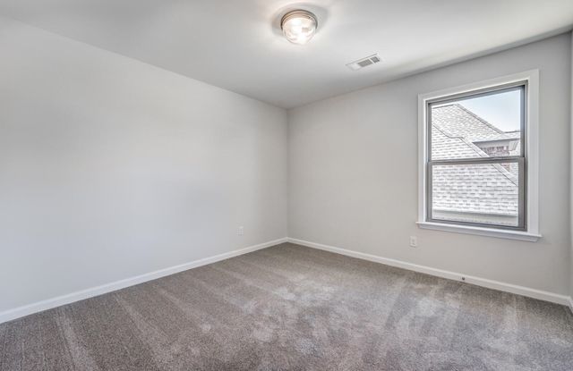 60 SUGALINA VALLEY DR, Oakland, TN 38060