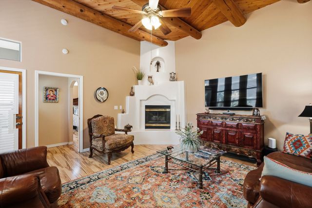 6428 Sage Point Court NE, Albuquerque, NM 87111